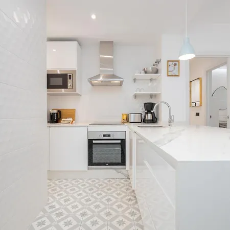C25 Cosy 2 Bdr With Apartment