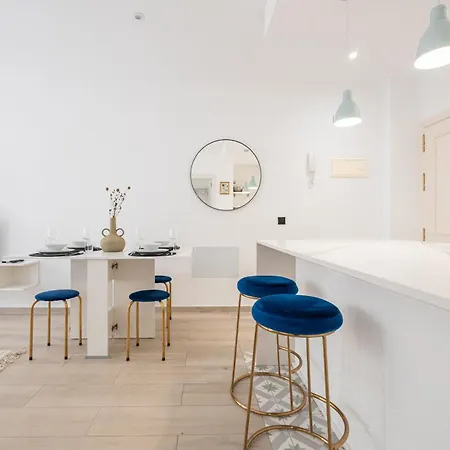C25 Cosy & Stylish In The Old Town *